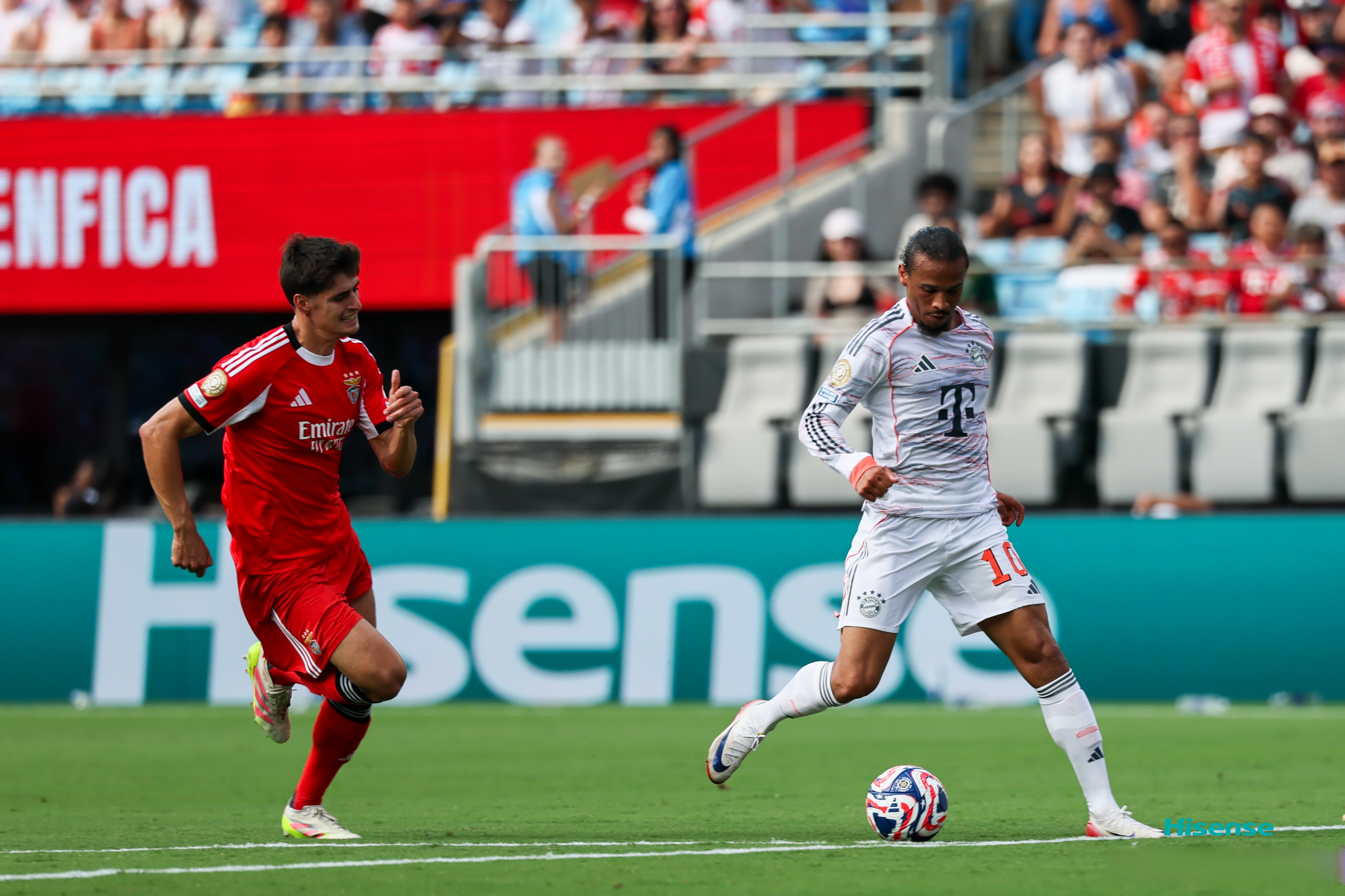 包含赛前亚冠传出新动向；马德里竞技豪取连胜；管理层表态——话题不断；控场能力受关注的词条